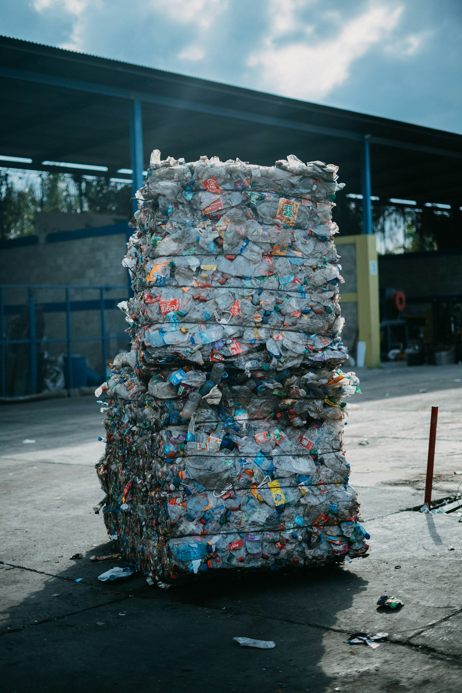 Balles de plastique compressé pour le recyclage