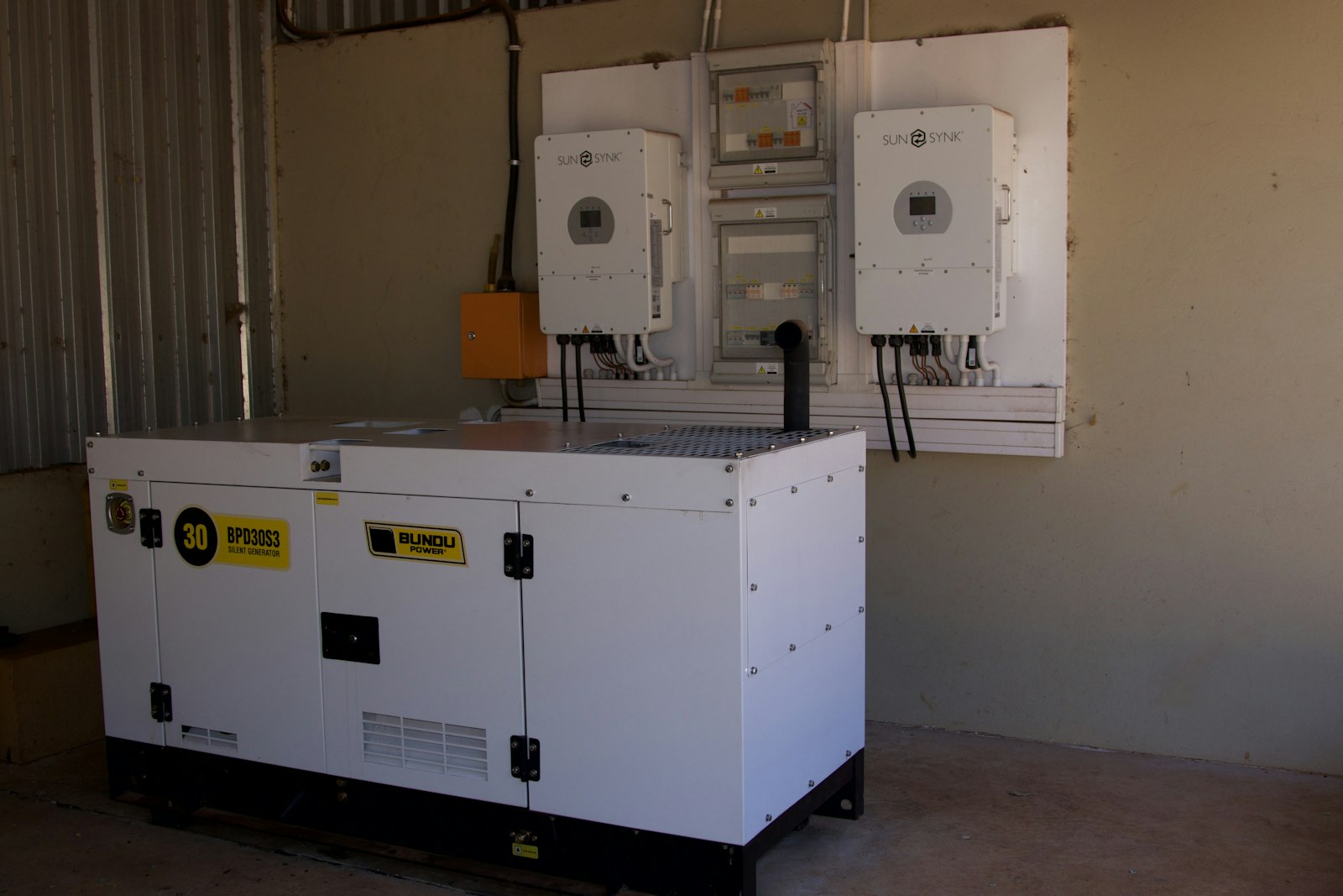Groupe électrogène installé dans un local technique